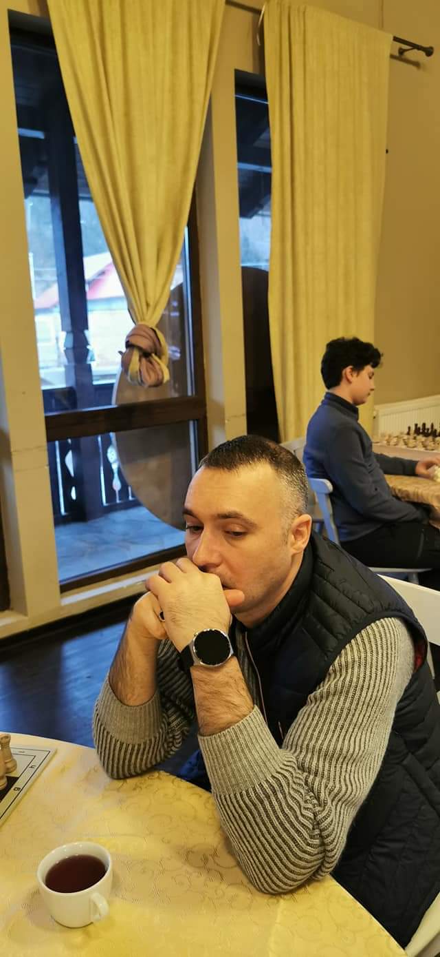 Rezolvări de diagrame și studii de finaluri